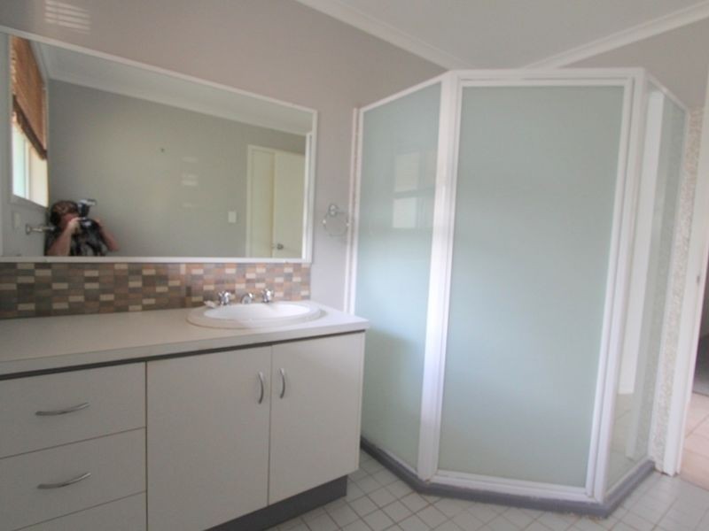 7 Fielder Place, Emerald QLD 4720