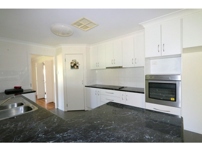 18 Kidd Street, Emerald QLD 4720