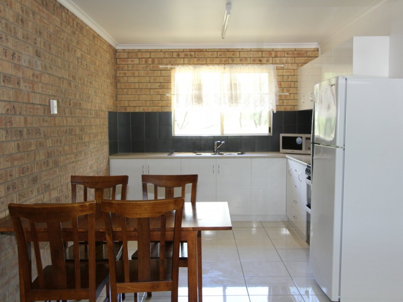 Unit 2/25 Baker Street, Emerald QLD 4720