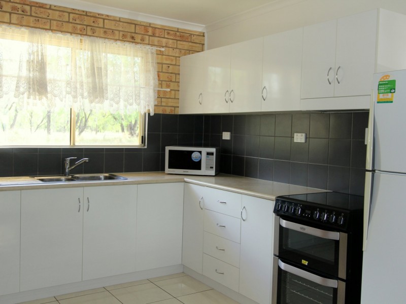 Unit 2/25 Baker Street, Emerald QLD 4720