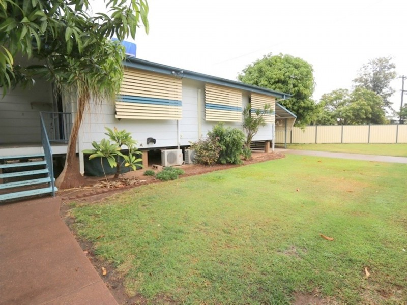 2 Loch Street, Emerald QLD 4720