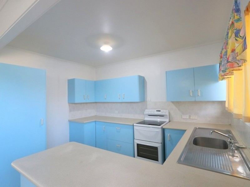 2 Loch Street, Emerald QLD 4720