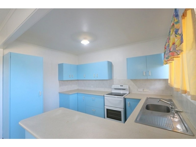 2 Loch Street, Emerald QLD 4720