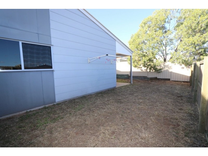 26/8 Hillcrest Street, Emerald QLD 4720