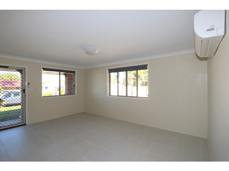 9 Cowan Cr, Emerald QLD 4720