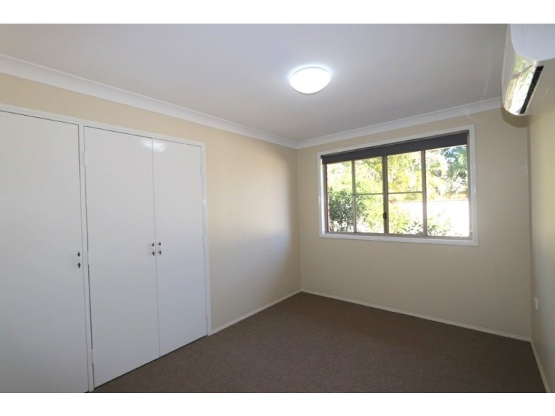 9 Cowan Cr, Emerald QLD 4720