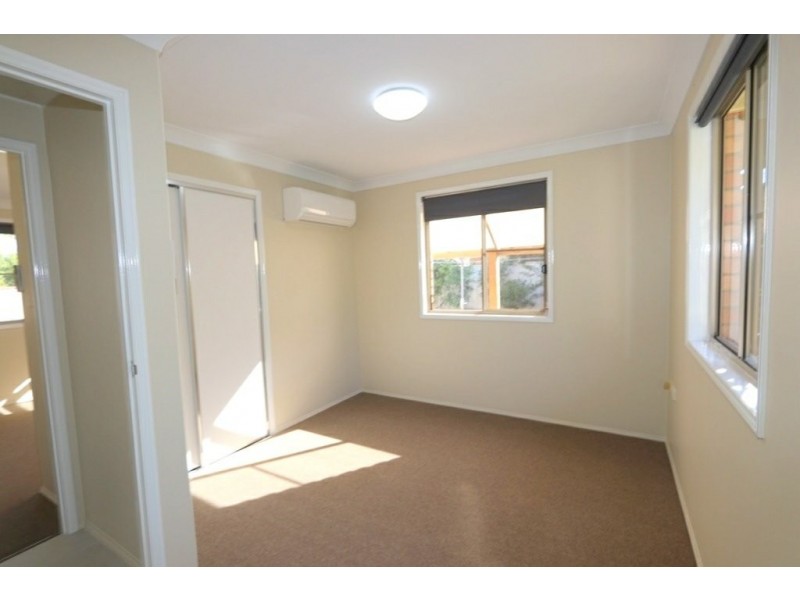 9 Cowan Cr, Emerald QLD 4720