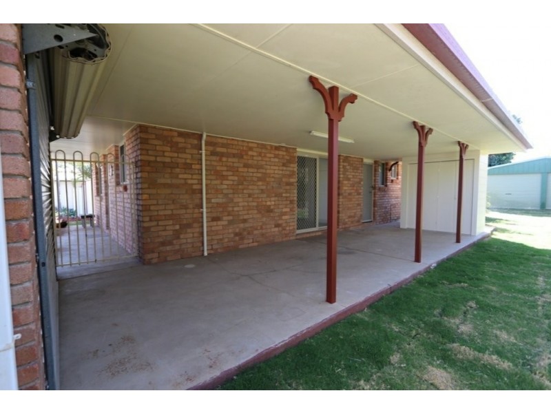 9 Cowan Cr, Emerald QLD 4720