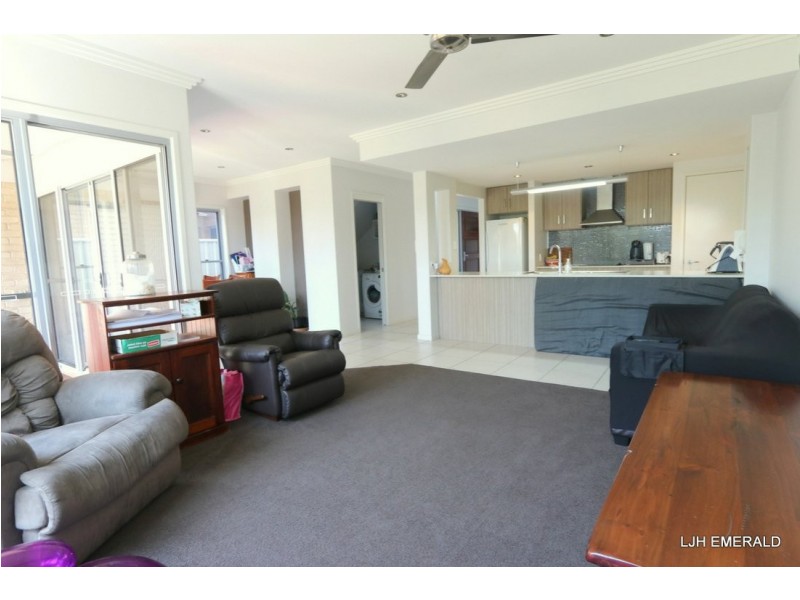 Unit 11/20-24 Mooney Street, Emerald QLD 4720