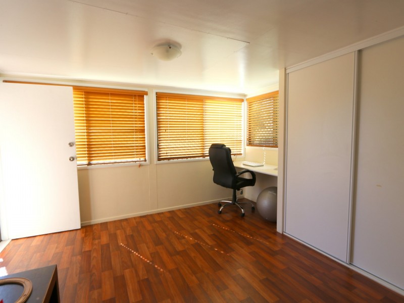 9 Ward Place, Emerald QLD 4720
