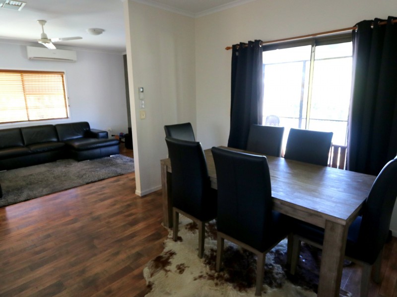 9 Ward Place, Emerald QLD 4720