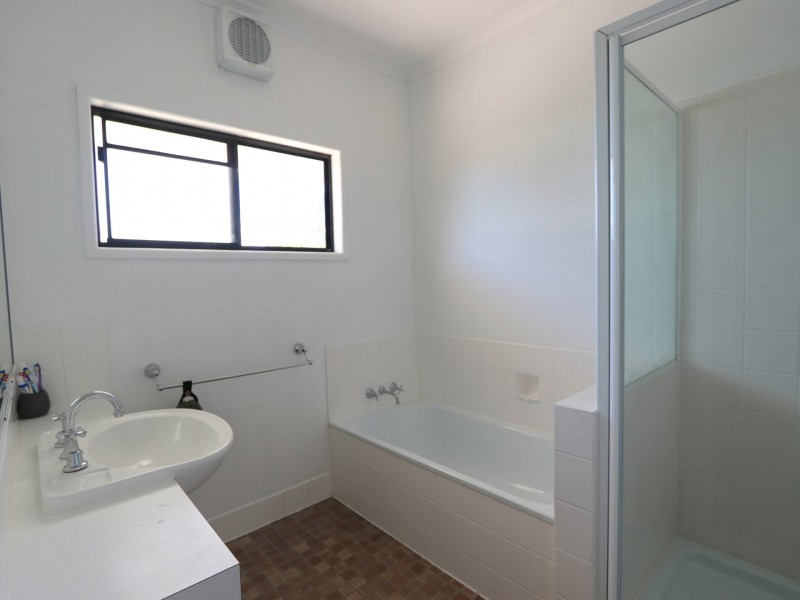9 Ward Place, Emerald QLD 4720