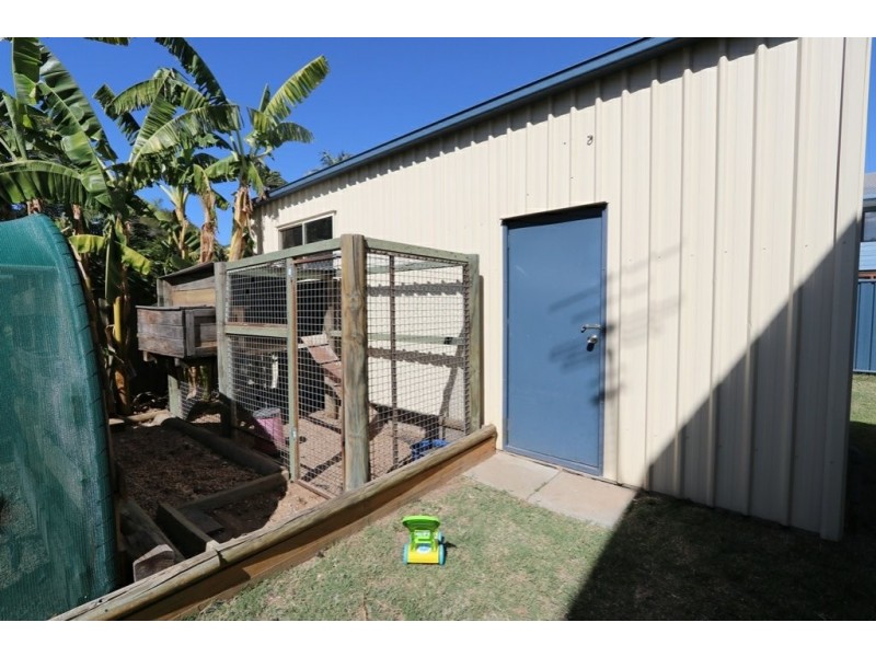 9 Ward Place, Emerald QLD 4720
