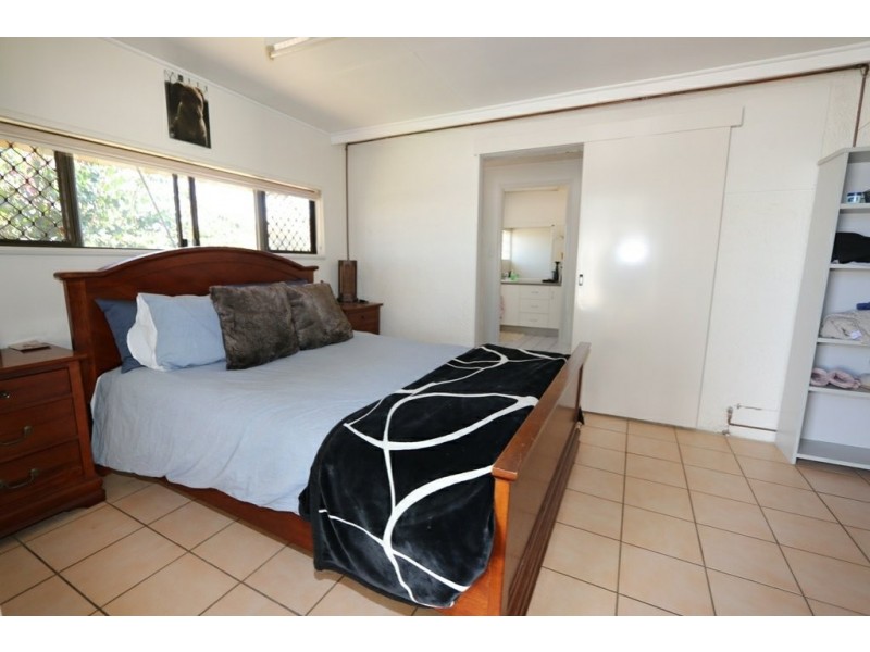 25 Roberts Street, Emerald QLD 4720