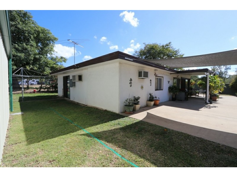 25 Roberts Street, Emerald QLD 4720