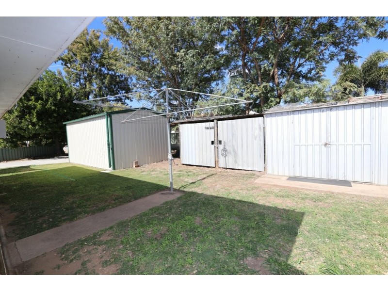 25 Roberts Street, Emerald QLD 4720