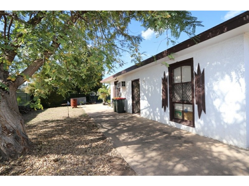 25 Roberts Street, Emerald QLD 4720