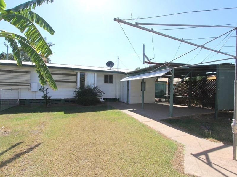 22 Racecourse Rd, Emerald QLD 4720