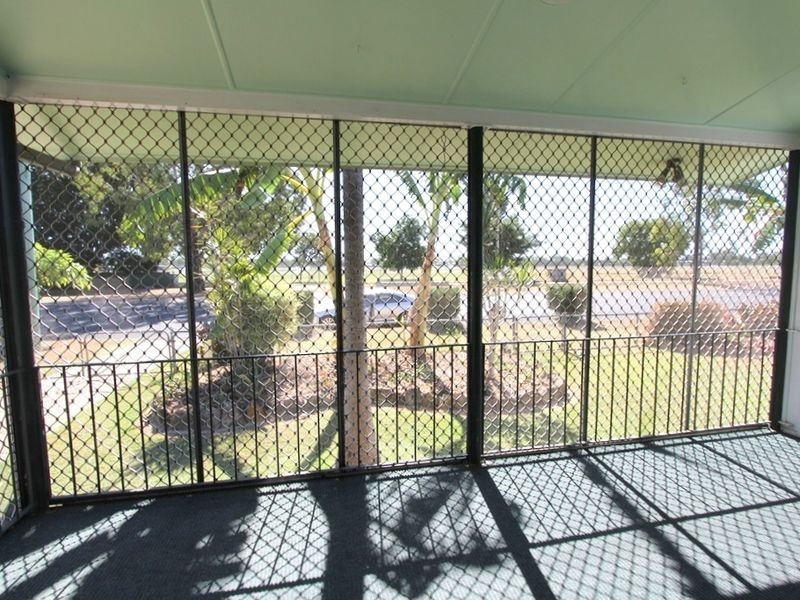 22 Racecourse Rd, Emerald QLD 4720