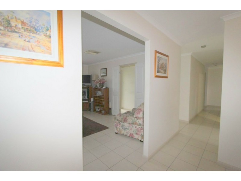 5 Fysh Street, Emerald QLD 4720