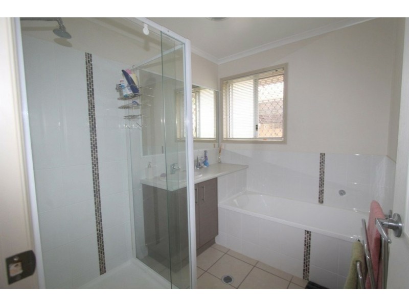 5 Fysh Street, Emerald QLD 4720