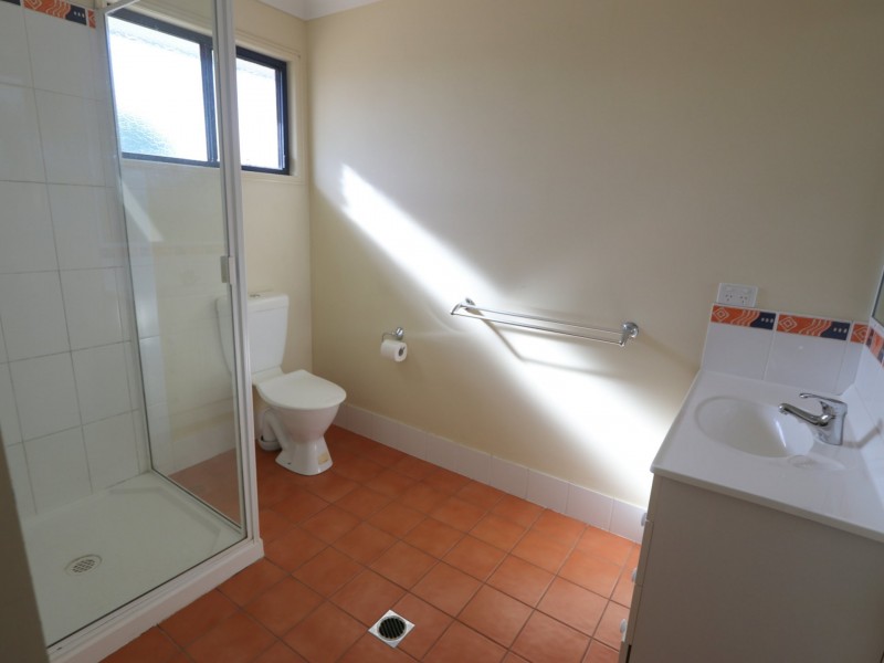 33 Diamond Avenue, Emerald QLD 4720