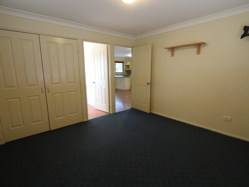 33 Diamond Avenue, Emerald QLD 4720