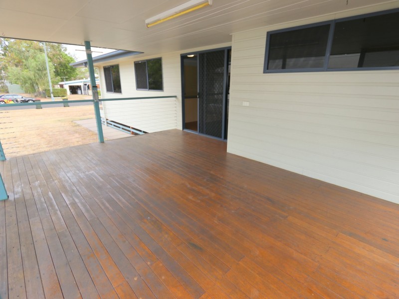 33 Diamond Avenue, Emerald QLD 4720