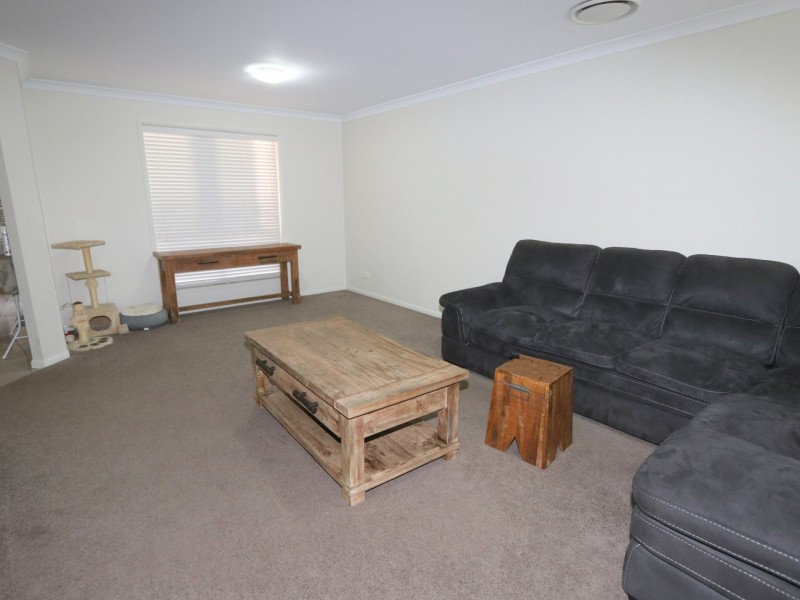 7 Elwick Court, Emerald QLD 4720