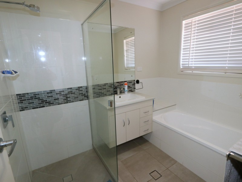 7 Elwick Court, Emerald QLD 4720