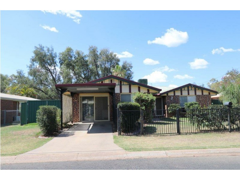 2 Wren Crt, Emerald QLD 4720