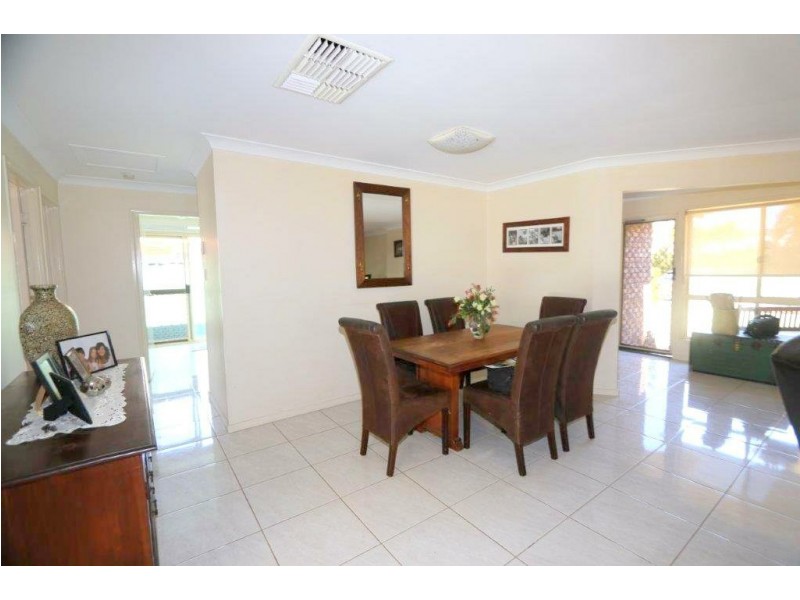 2 Wren Crt, Emerald QLD 4720