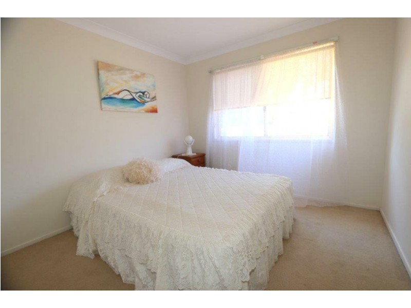 2 Wren Crt, Emerald QLD 4720