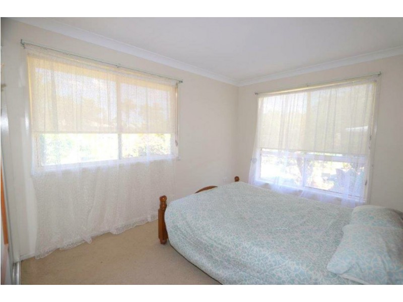 2 Wren Crt, Emerald QLD 4720