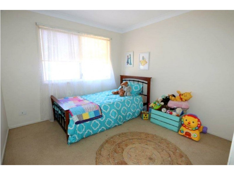 2 Wren Crt, Emerald QLD 4720