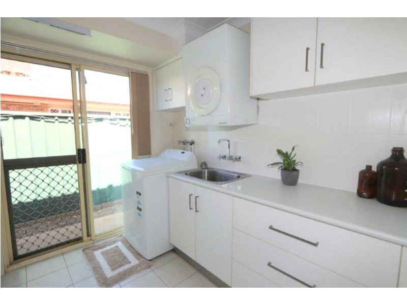 2 Wren Crt, Emerald QLD 4720