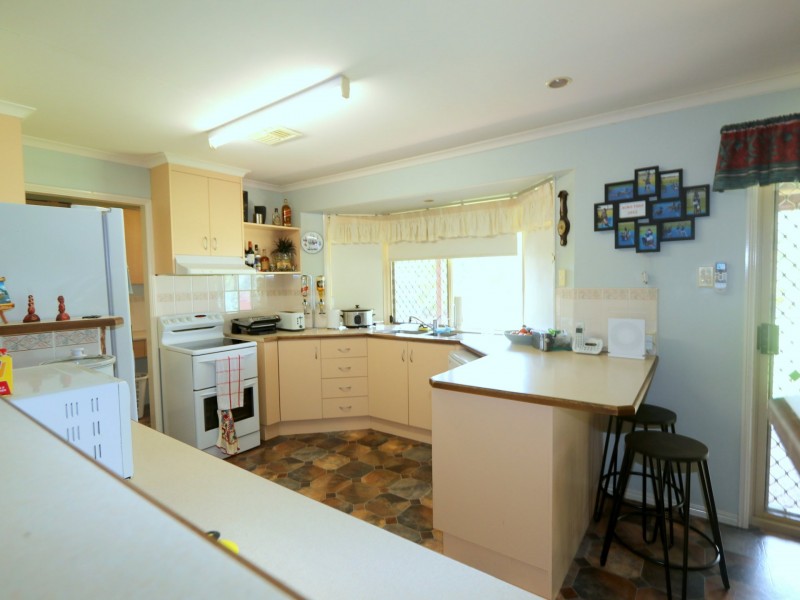 80 Crinum Cr, Emerald QLD 4720