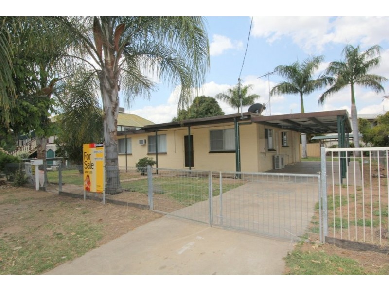 54 Baker Street, Emerald QLD 4720