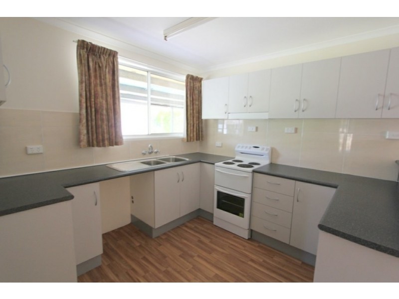 54 Baker Street, Emerald QLD 4720