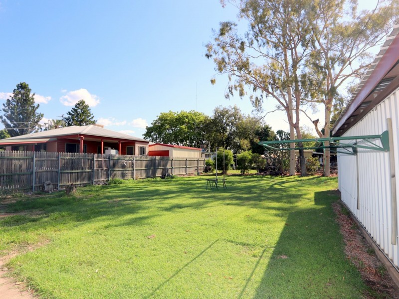 43 Dundas Street, Emerald QLD 4720