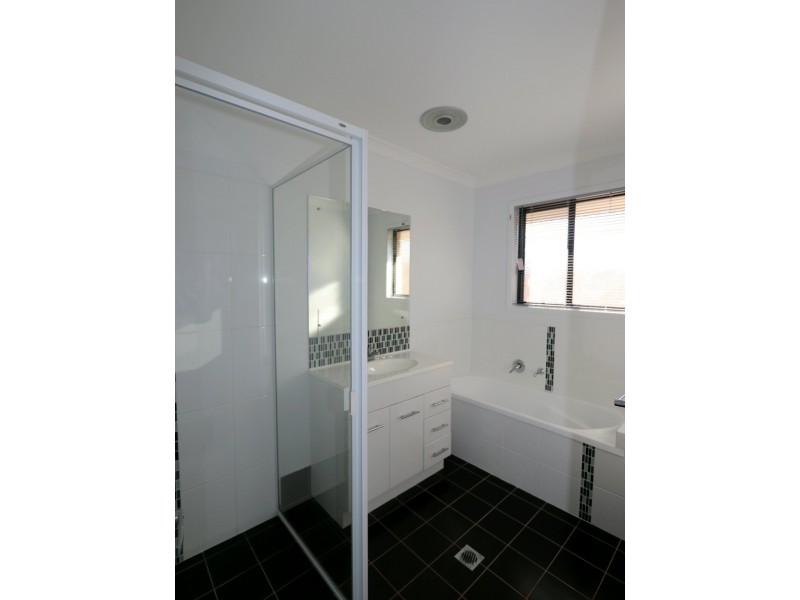 3 Highland Court, Emerald QLD 4720