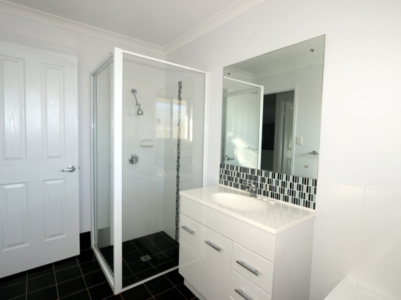 3 Highland Court, Emerald QLD 4720