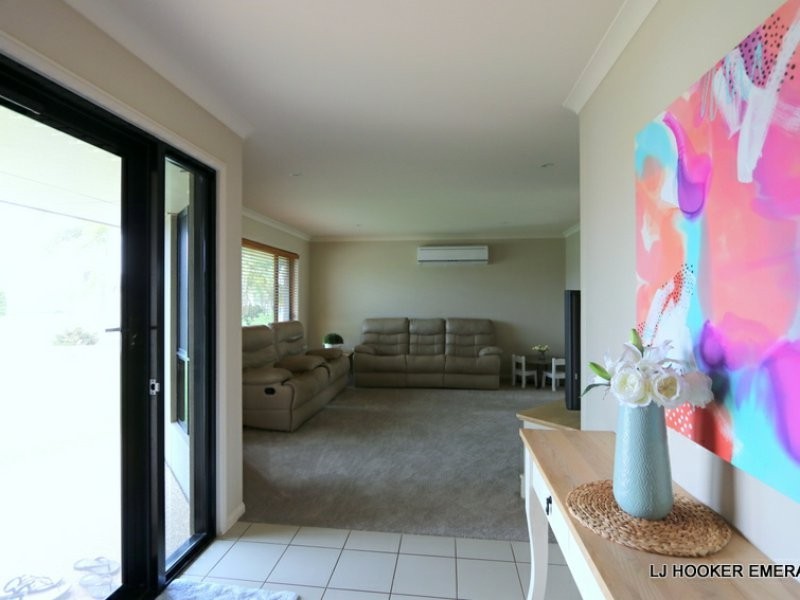 24 Crozier Crescent, Emerald QLD 4720