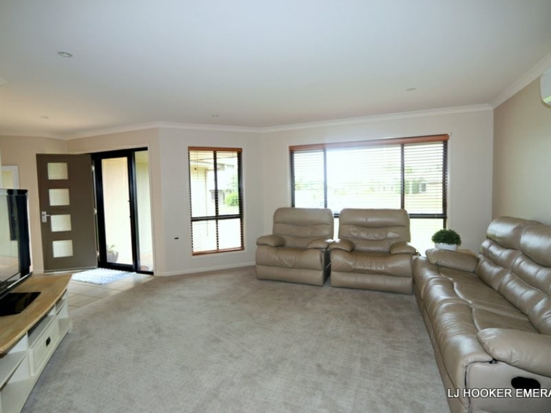 24 Crozier Crescent, Emerald QLD 4720