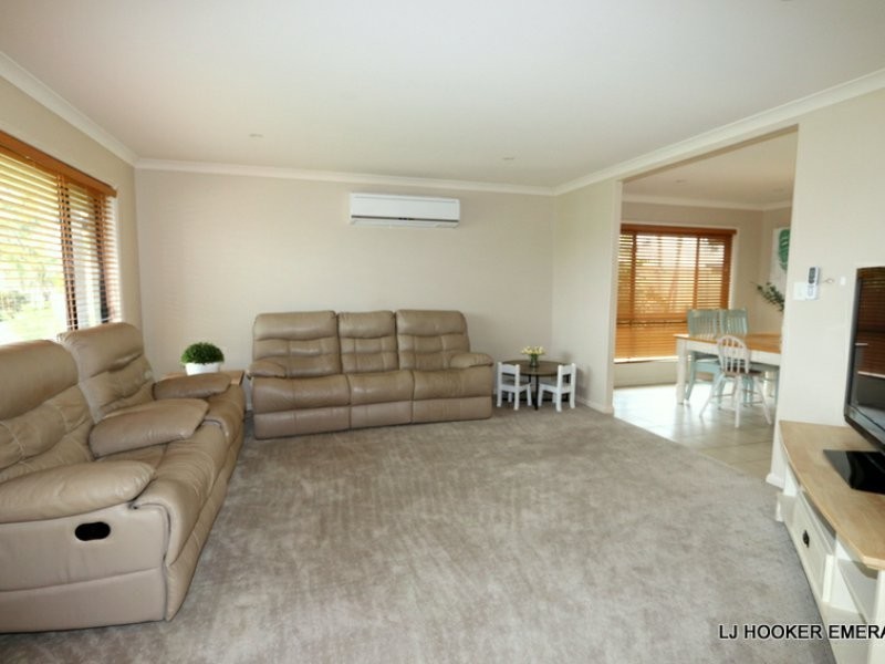 24 Crozier Crescent, Emerald QLD 4720
