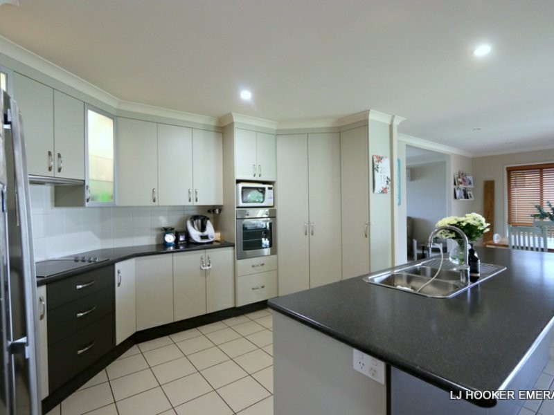 24 Crozier Crescent, Emerald QLD 4720