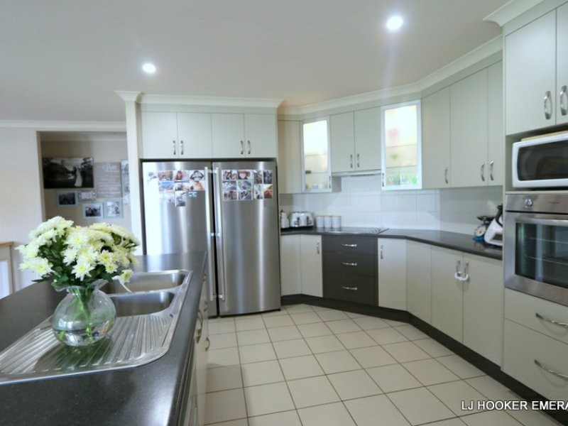 24 Crozier Crescent, Emerald QLD 4720