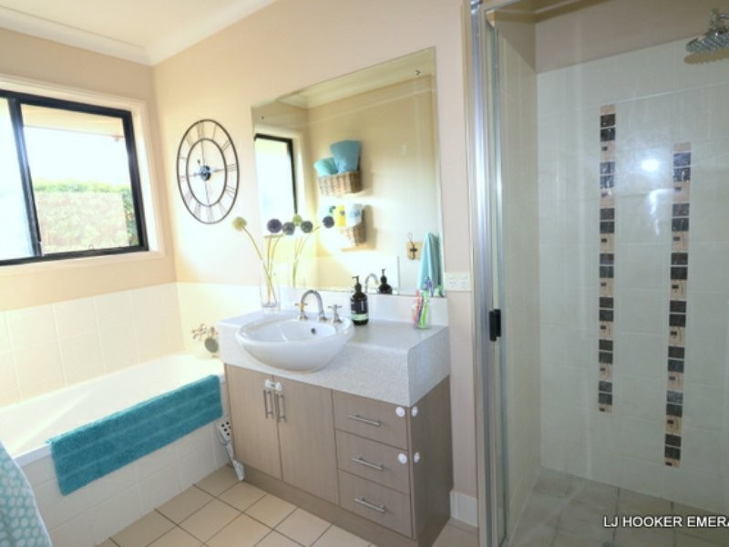 24 Crozier Crescent, Emerald QLD 4720