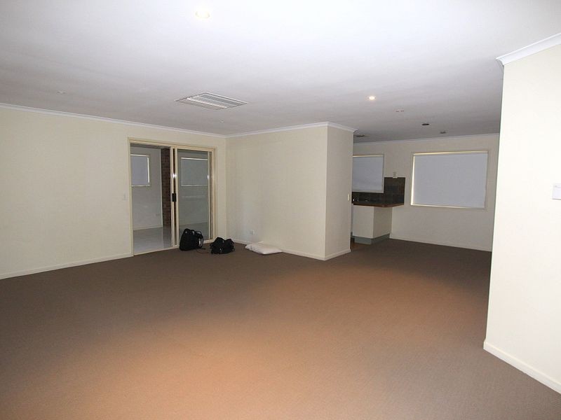 17 Eubar Place, Emerald QLD 4720