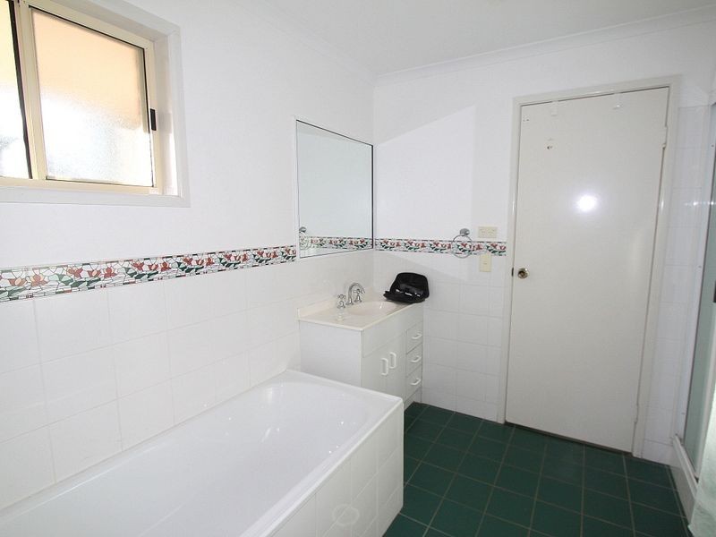 17 Eubar Place, Emerald QLD 4720